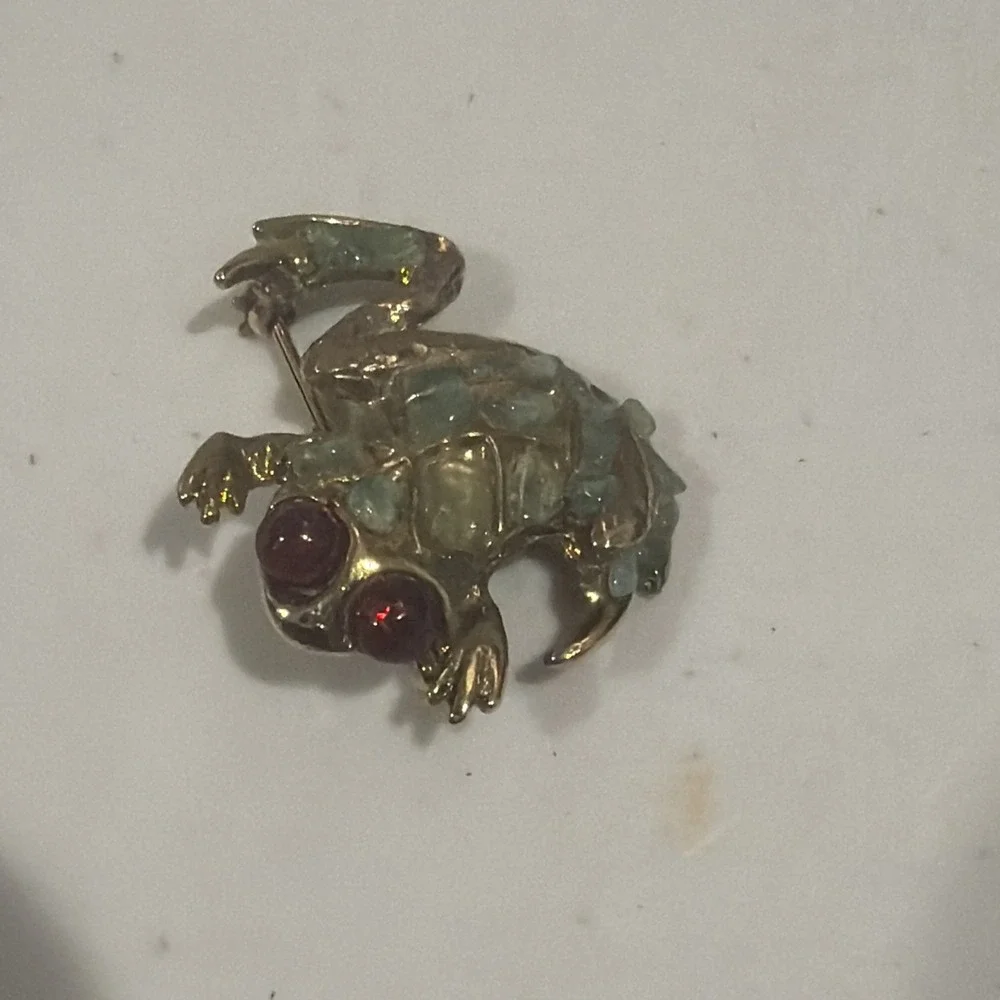 Vtg Swoboda Frog Brooch Pin Jade Chip Body Garnet Eyes Marked SWO, Inc RARE‎